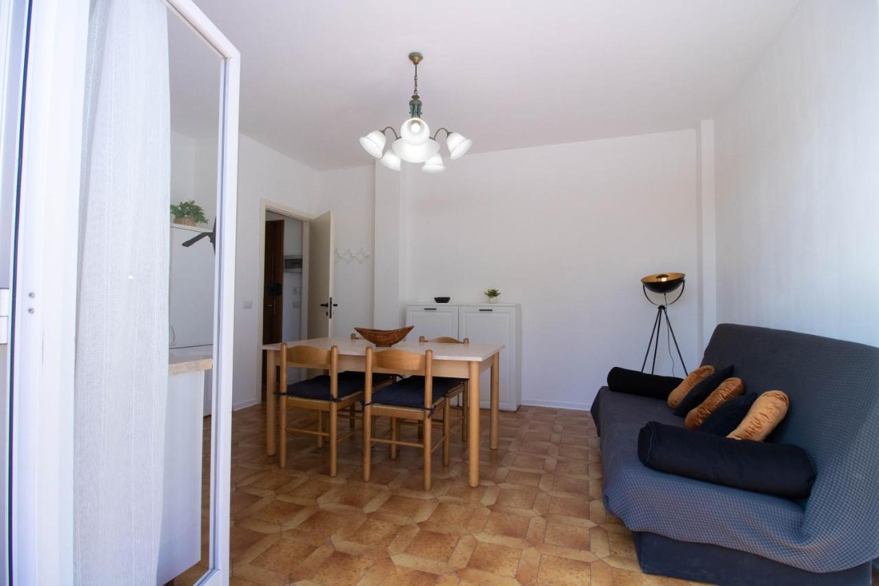 Luminoso Appartamento Con Ampia Terrazza San Bartolomeo Al Mare Exterior foto